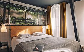 Zoom Hotel